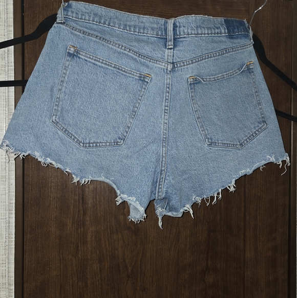 2 Abercrombie & Fitch Shorts - Picture 6 of 6